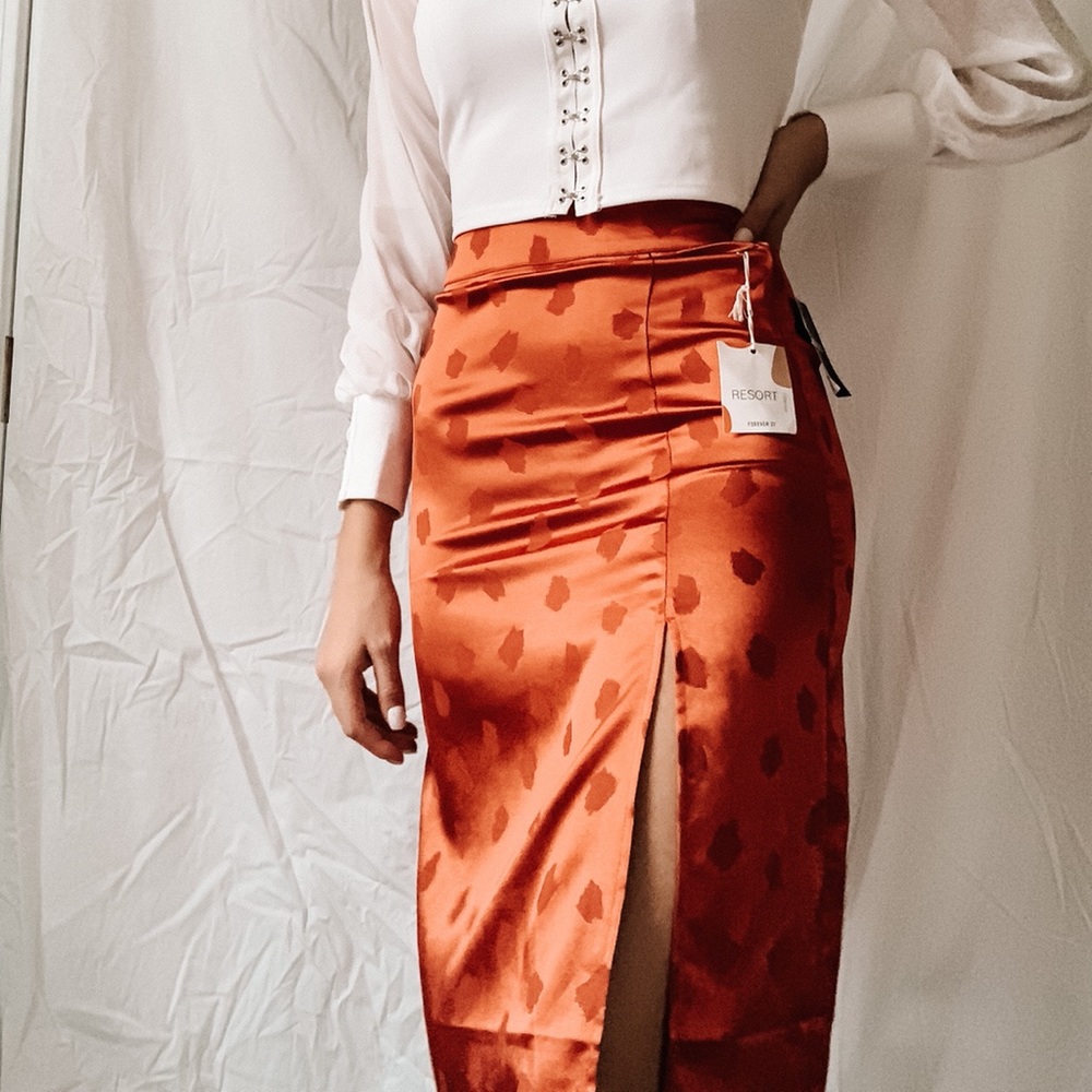✰ NWT F21 MAXI SKIRT ✰